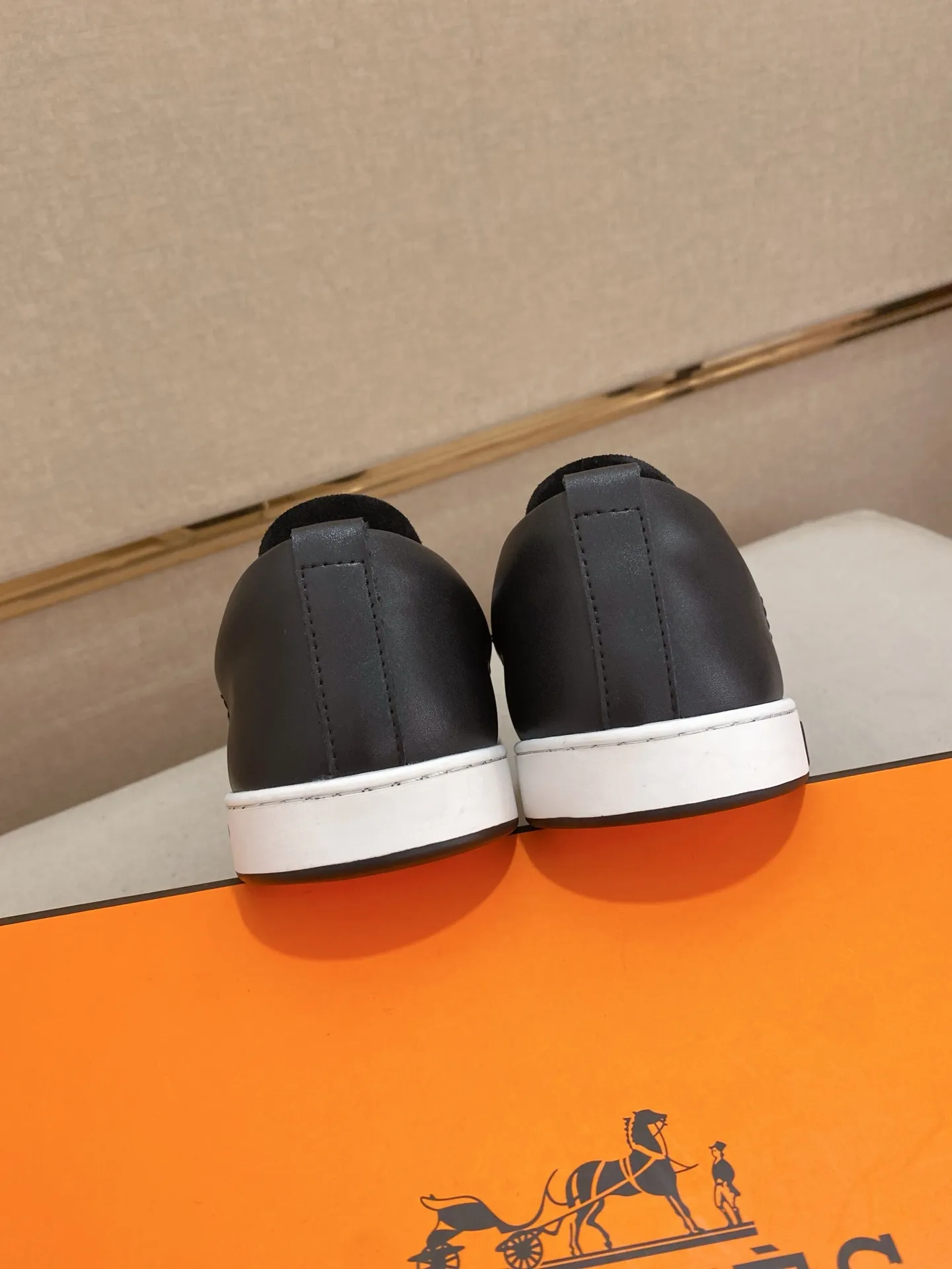 Men's clothing and shoes💰: 442💰《HERMES》【Classic original single version】Hermès; top 🔝purchase agent🔍🔍men's latest 🇺🇸 counter sales simultaneously, imported from Italy original ▲▲cowhide ▲▲ (high-end, nobility, class) ) Exquisite workmanship (Italian 🇮🇹 imported water-dyed 🐂 cowhide lining) sole: original sole provided by the original factory, ⚠️exclusive double-layer activity·TPR·rubber·combined molded outsole; super comfortable·wear-resistant·non-slip·environmental protection The real thing is more beautiful if you take the real thing (high quality, follow the order). You can enter and exit the counter at will * Number of yards: 38-44 (45 can be customized and cannot be returned or exchanged)
